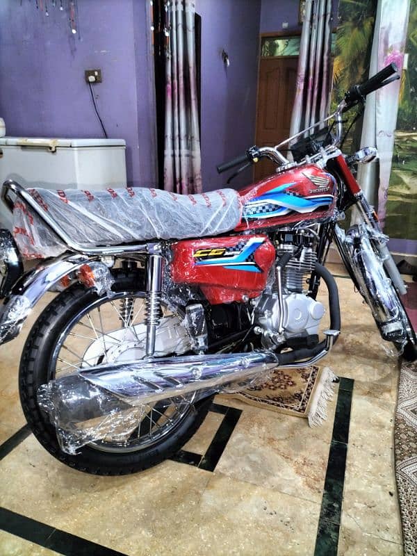 Honda CG 125 2 months first owner brand new urgent sale 16