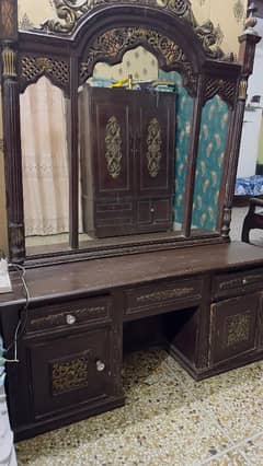 chinoti dressing table