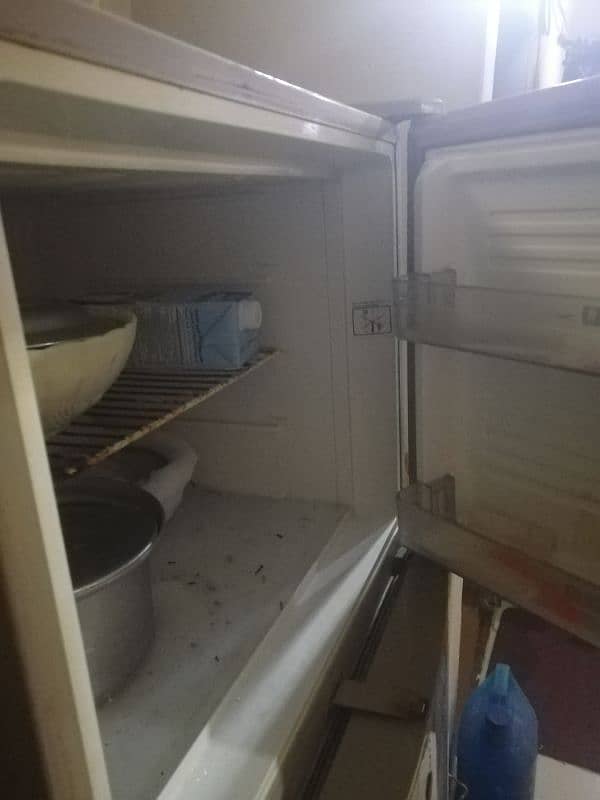 Refrigerator dawlance Medium size 1