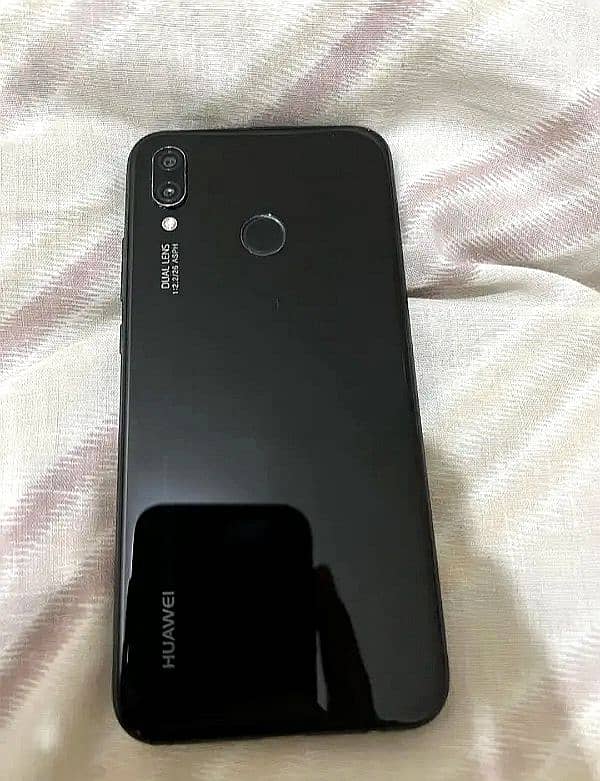 huawei p20 lite in new condition 10/10 pta approved 7