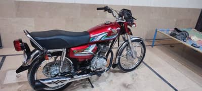 Hyderabad number bike in genuine condition.