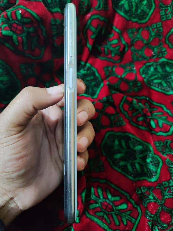 redmi note 9s white only back change and charger jack condition 90% 2