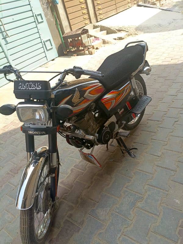 Honda 125 Black 1