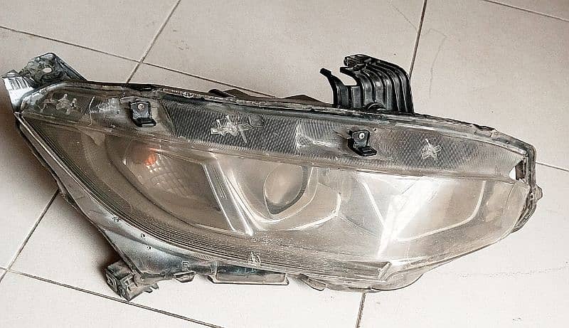 Honda Civic X Original Headlight (right) 0