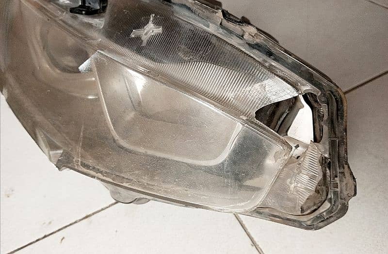 Honda Civic X Original Headlight (right) 2