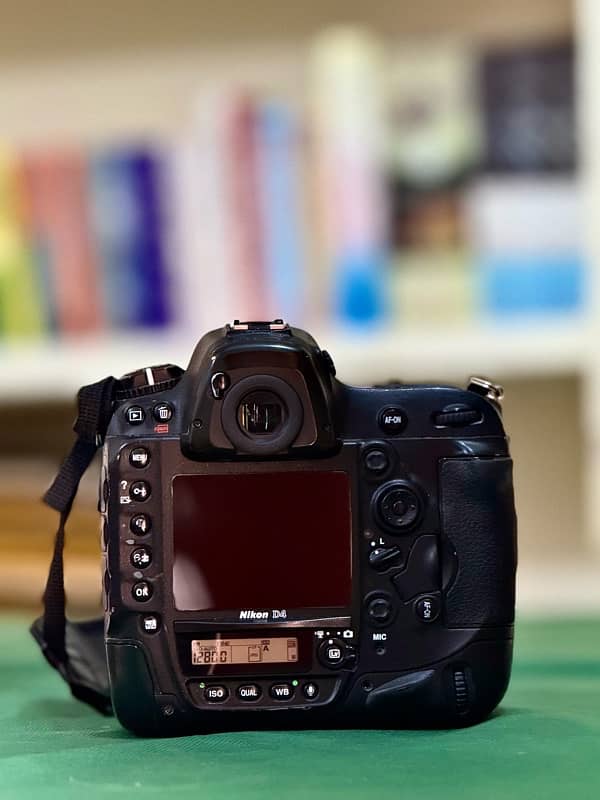 Nikon D4 1