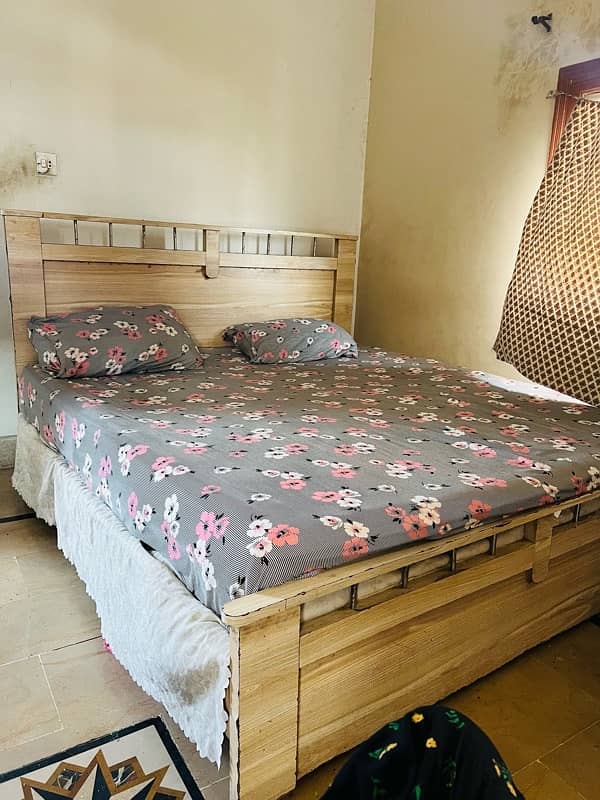 KING SIZE BED WITH MATTRESS 1