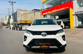 Toyota Fortuner Legender 2022