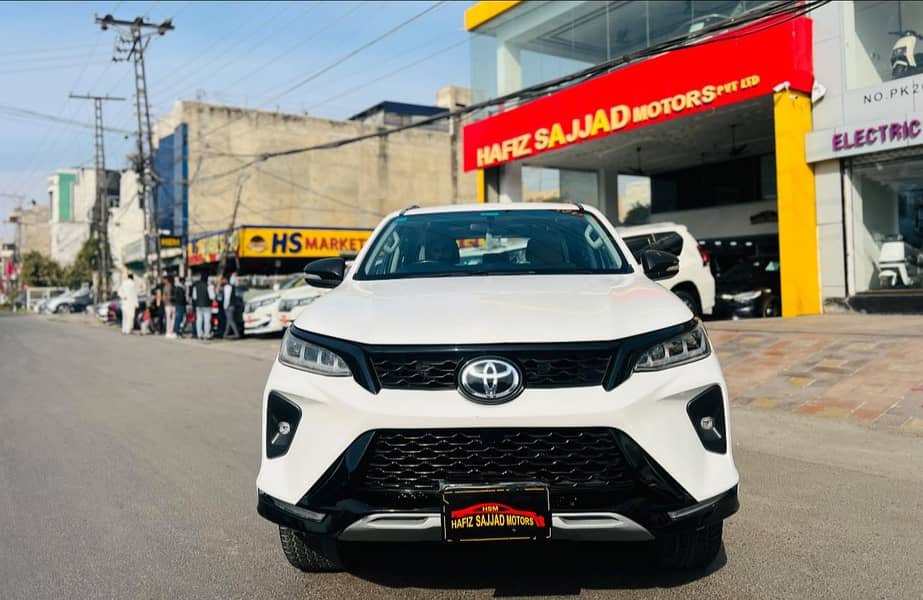 Toyota Fortuner Legender 2022 0