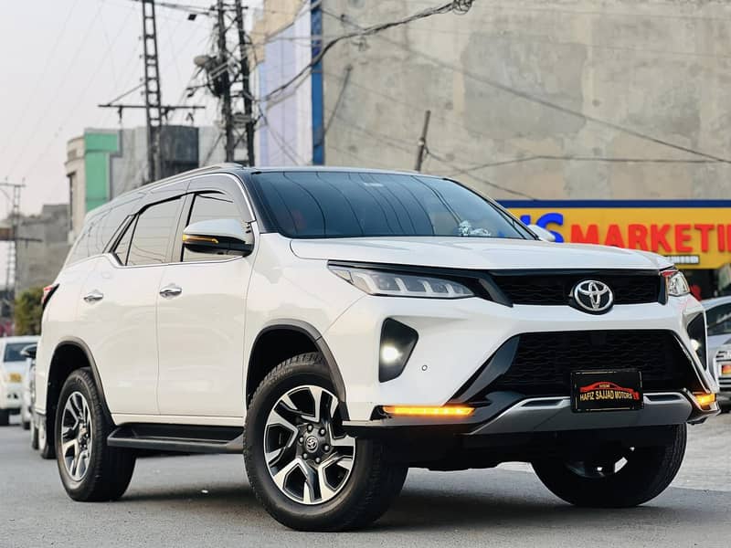 Toyota Fortuner Legender 2022 1