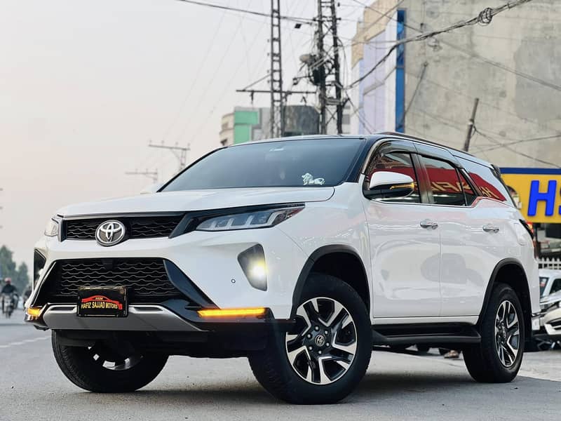 Toyota Fortuner Legender 2022 2