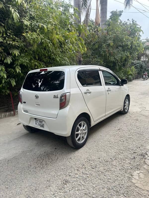 Daihatsu Mira 2012 4