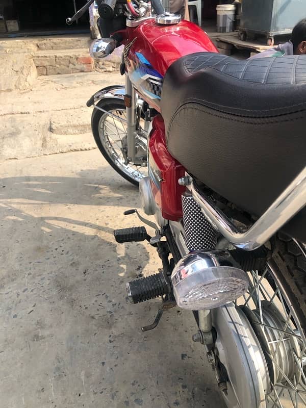 Honda 125 10/10 only canact whatapp call03034171047 0