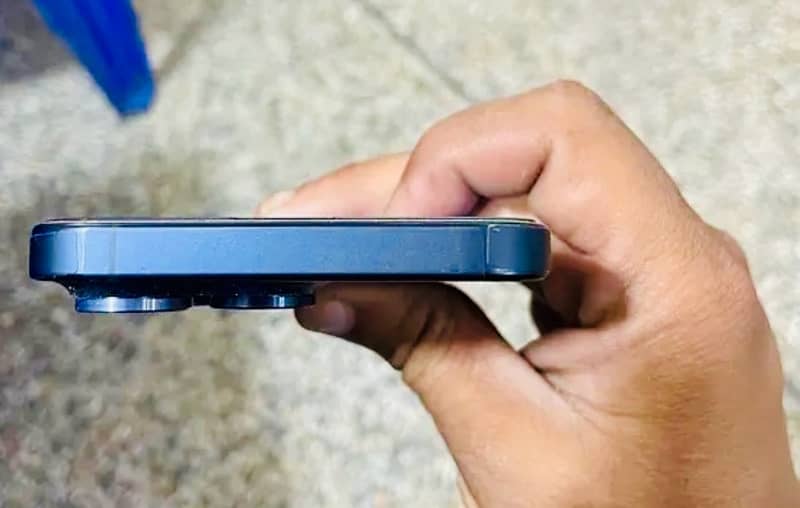 IPhone 15 Pro Max Blue Titanium jv 256GB 3