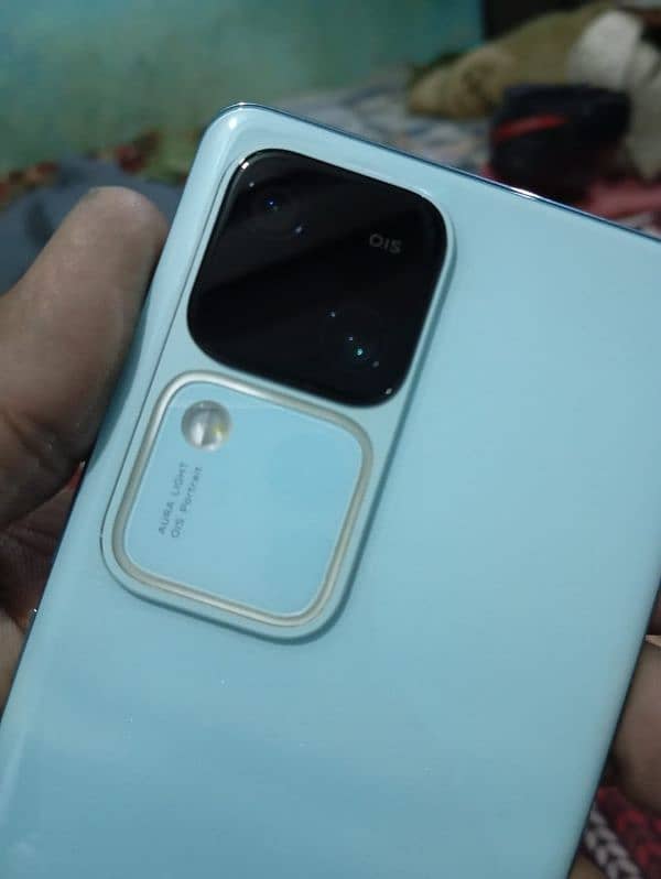 VIVO V30 2