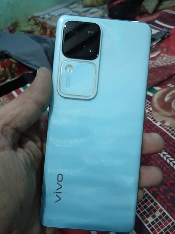 VIVO V30 9