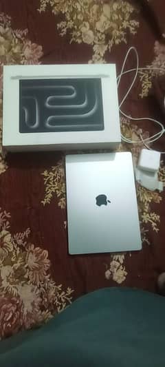 MacBook Pro M4 "14"   16gb 512gb Silver