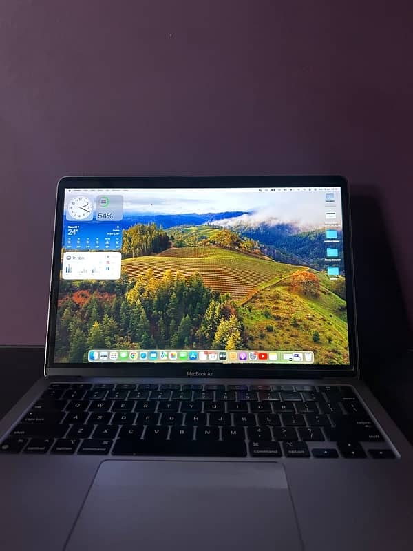 Macbook Air M1 (2020) 1