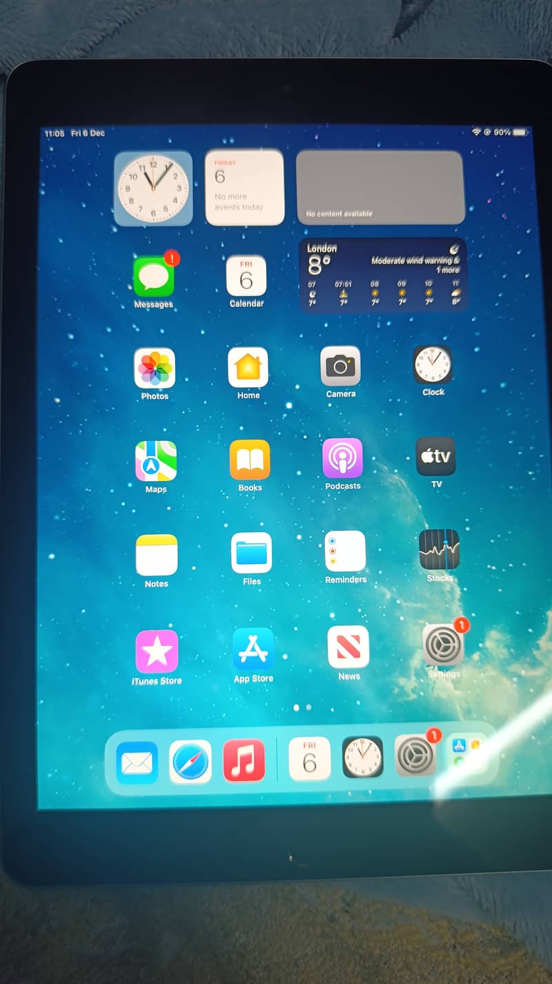 IPad 6th Gen. 128GB almost new 1