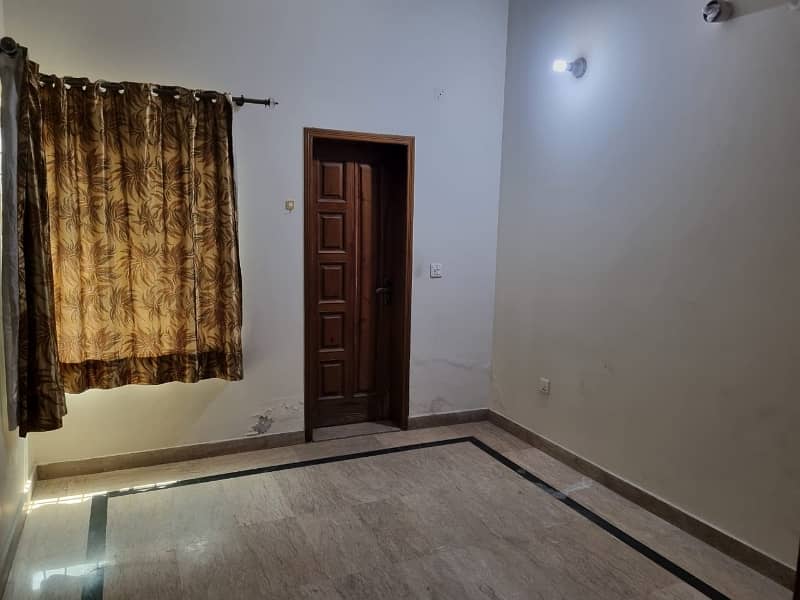 8 Marla VIP Upper Portion For Rent In Johar Town Phase To Block R And Emporium Mall 5