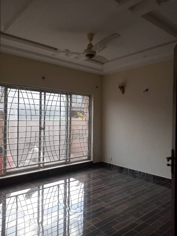 10 MARLA CORNER HOUSE FOR RENT 29