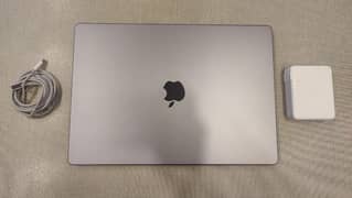 Macbook Pro M2 16" Space Gray.