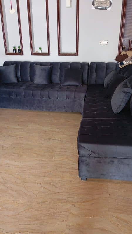 I am selling my 7 seater sofas new condition only 15 days use 0