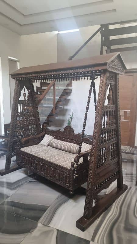 Solid Wood Sheesham Jhoola Big Size Chiniot 3