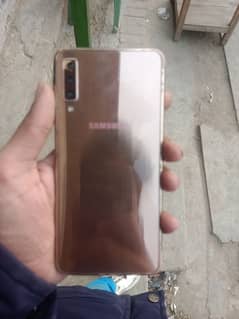 Samsung a7 2018 4gb 128 gb dual sim urgent sale