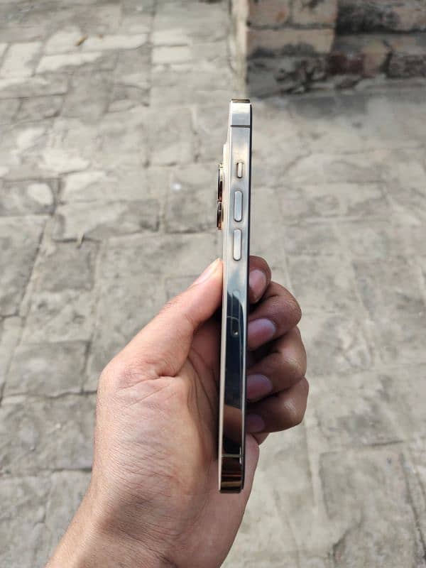 IPhone 13 pro non active jv gold colour 1