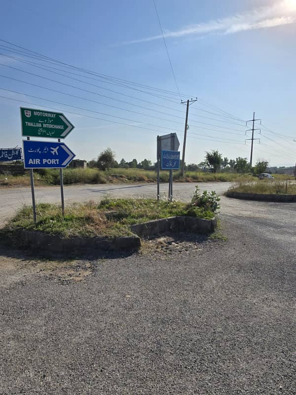 I-16/2 Next to corner, Level and Main Double road plot for sale 1