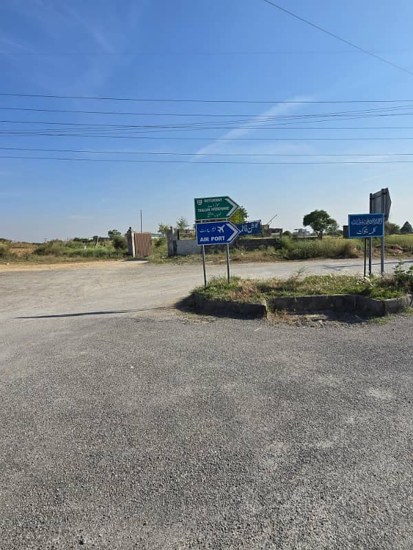 I-16/2 Next to corner, Level and Main Double road plot for sale 6