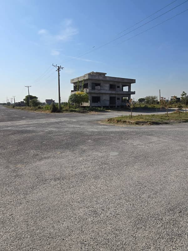 I-16/2 Next to corner, Level and Main Double road plot for sale 10