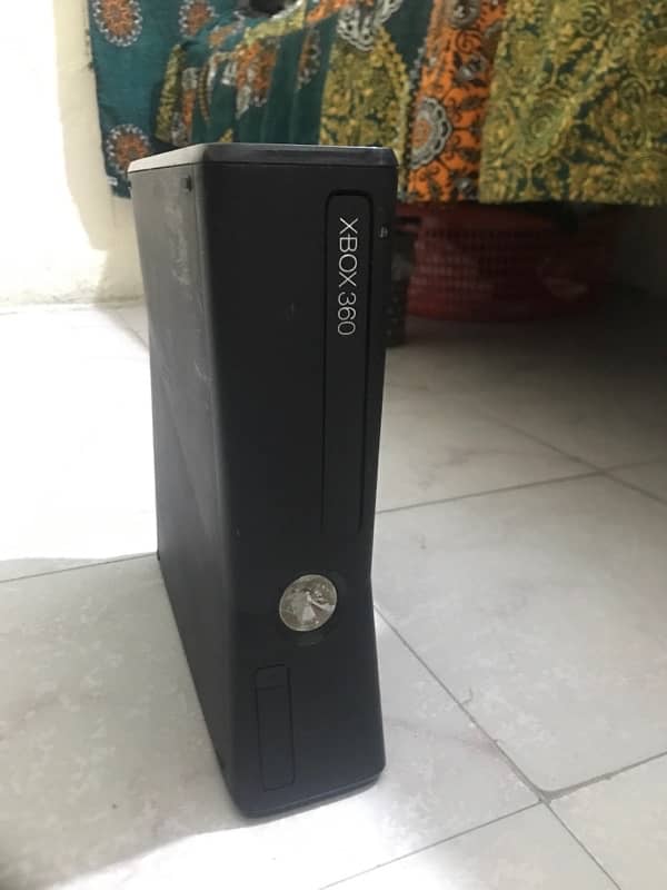 XBOX 360 CONSOLE SLIM 0