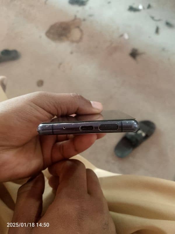 Original Sony Xperia 5 available in good condition 6