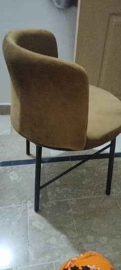 6 Dining table chairs without table condition good h