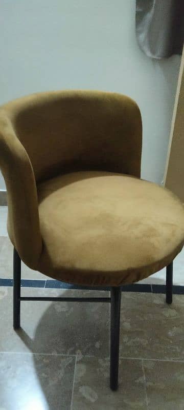 6 Dining table chairs without table condition good h 1