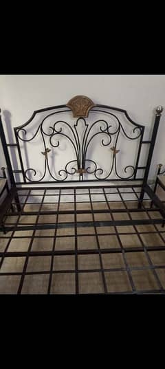 A metal type bed very strong bed without any noise