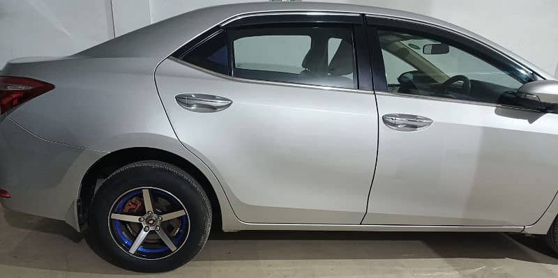 Toyota Corolla GLI 2017 genuine for sale. 3