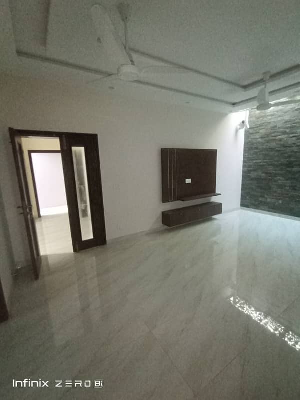 10 Marla Upper Portion Brand New For Rent Hot Location 4