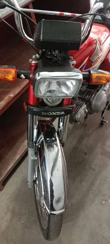 Honda CD70 for sale WhatsApp 0/3/3/1/2/2/8/4/4/7/0 3