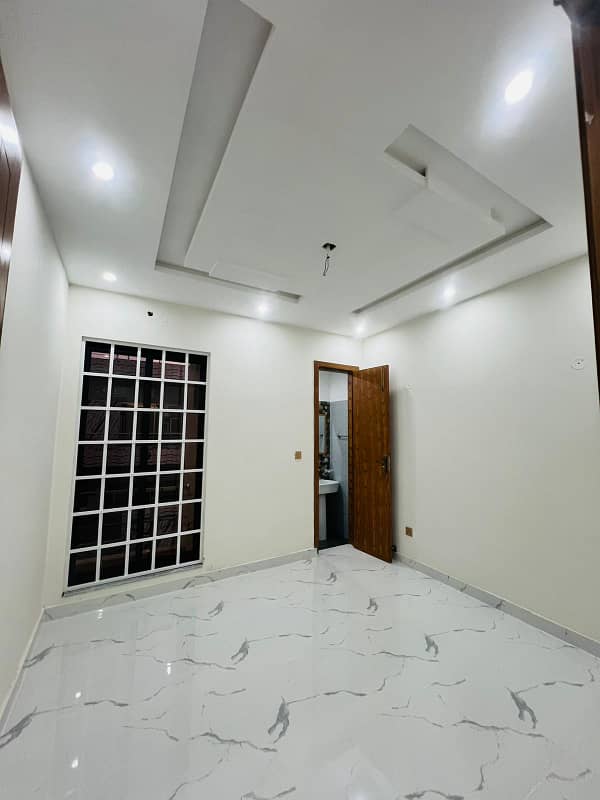 5 MARLA TRIPPLE STORY HOUSE FOR SALE IN NASHAMAN-E-IQBAL PHASE 2 8