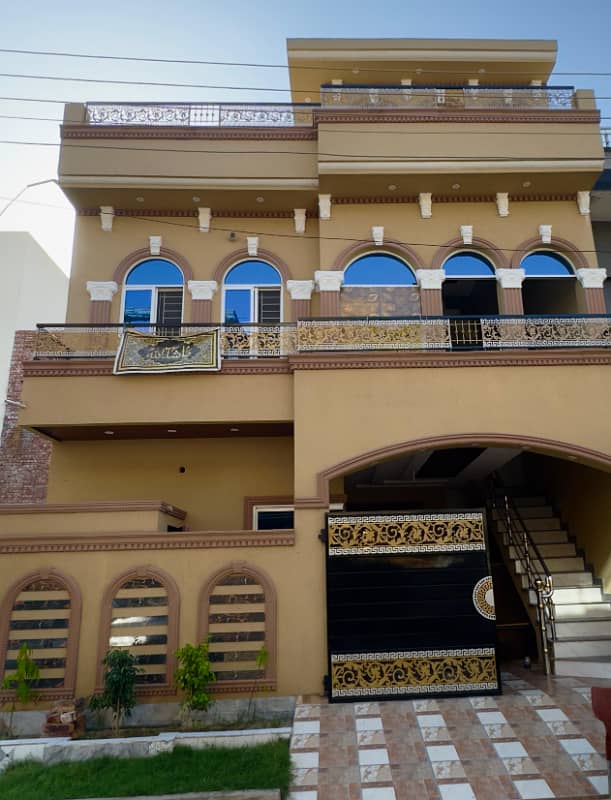 5 MARLA HOUSE FOR SALE IN EDEN BOULEVARD SOCIETY MAIN COLLEGE ROAD LHR 0