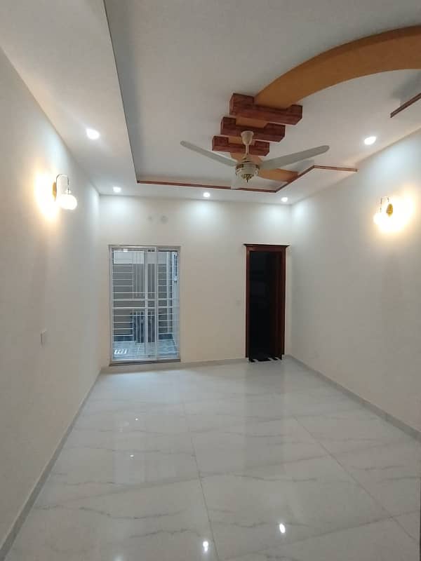 8 MARLA HOUSE FOR SALE IN MILITARY ACCOUNTS MAIN COLLEGE ROAD LHR 10