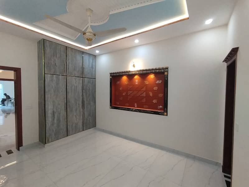 8 MARLA HOUSE FOR SALE IN MILITARY ACCOUNTS MAIN COLLEGE ROAD LHR 14