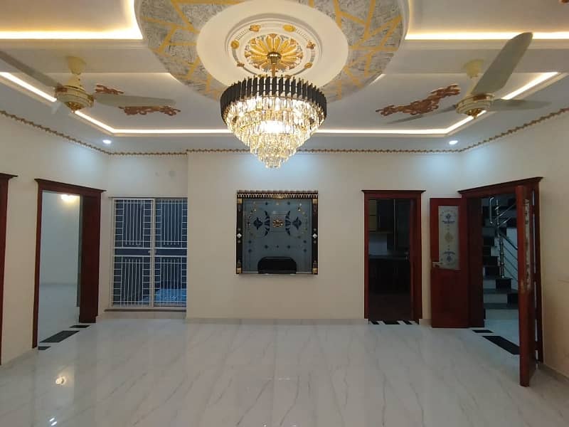 8 MARLA HOUSE FOR SALE IN MILITARY ACCOUNTS MAIN COLLEGE ROAD LHR 15