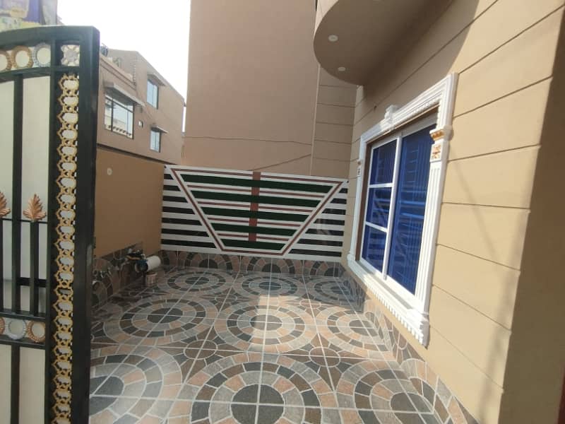 8 MARLA HOUSE FOR SALE IN MILITARY ACCOUNTS MAIN COLLEGE ROAD LHR 2