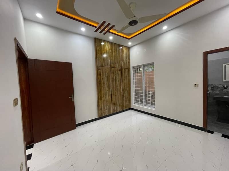 4 MARLA HOUSE FOR SALE IN MILITARY ACCOUNTS MAIN COLLEGE ROAD LHR 4