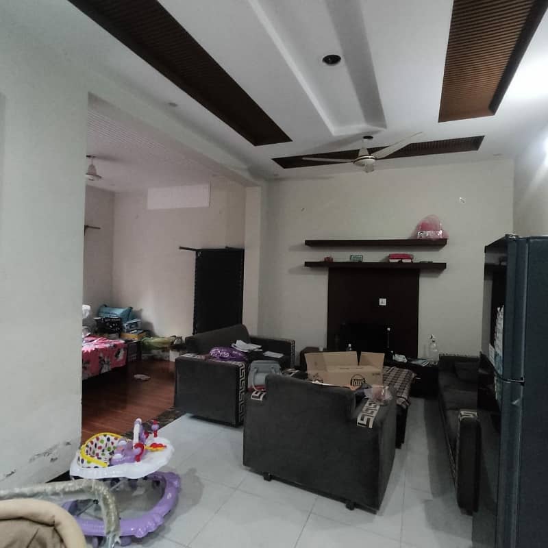 5 Marla Lower Portion For Rent In Eden Boulevard Main College Road Lhr 1