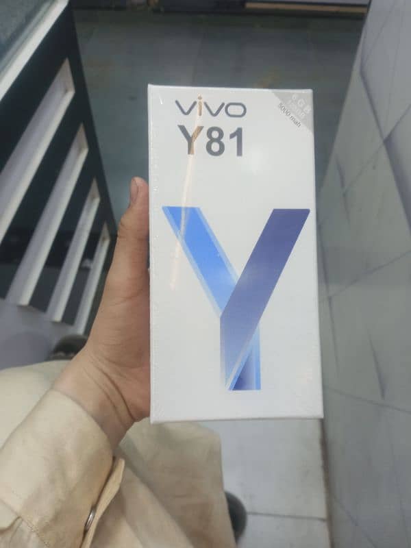 vivo Y 81 0